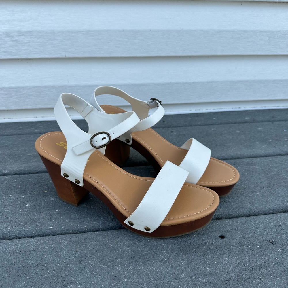 Size 10 Soda summer heels
